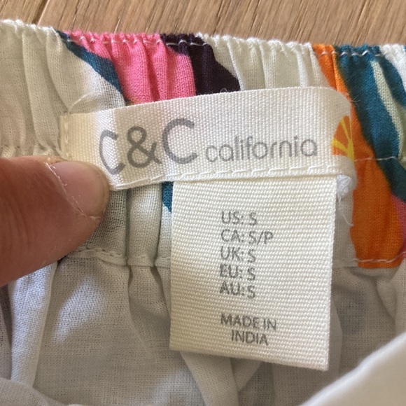 C&C California women's faux wrap skirt size small pinks and yellow leaf pattern - Picture 2 of 4